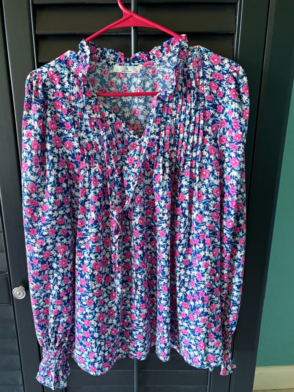 Floral Pintuck Ruffle Neck Blouse - Pink & Navy